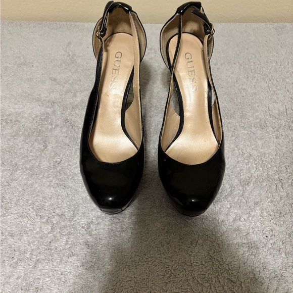 Guess Black Patent Leather Heels - Picture 1 of 3